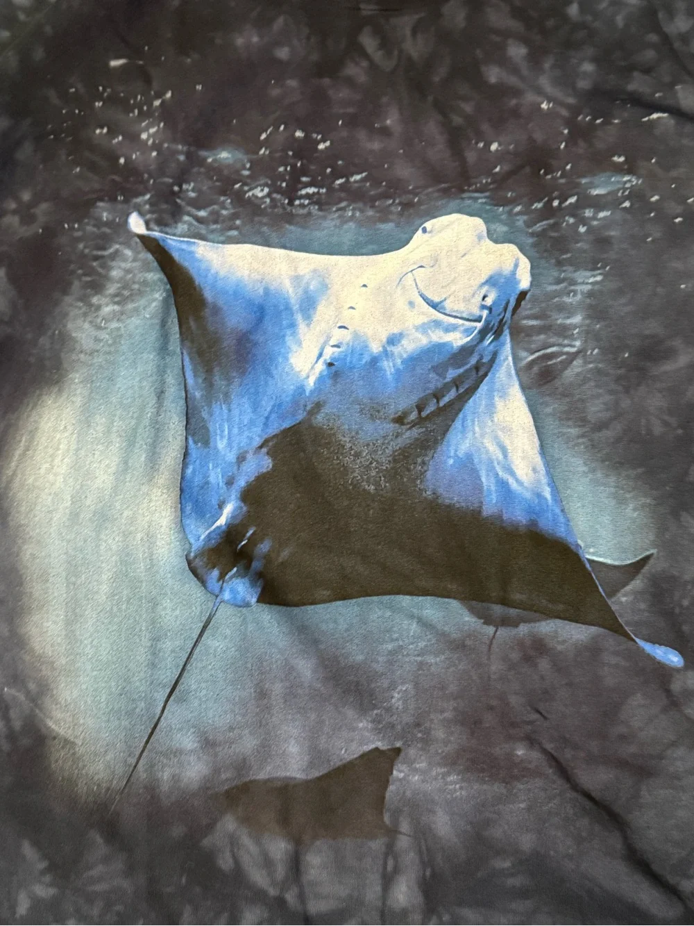The Mountain Happy Stingray Tie-Dye Navy Blue Manta Ray Graphic Tee in Size L